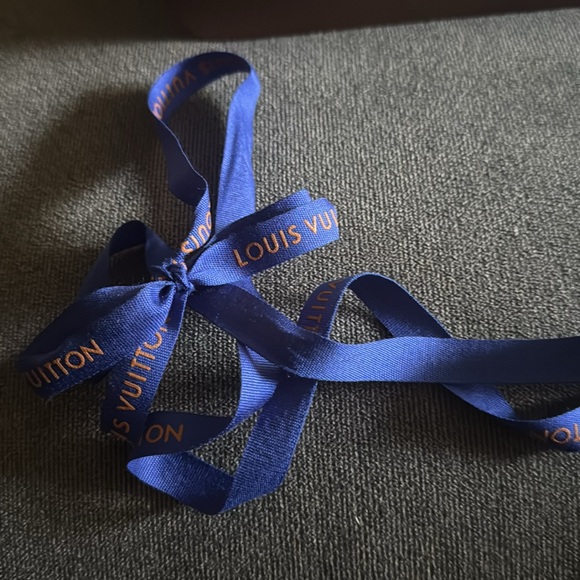 Louis Vuitton Shopping Bag - Picture 6 of 6